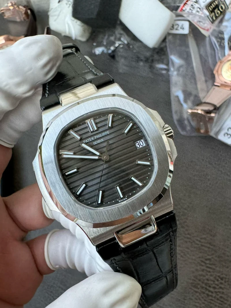 高仿百達翡麗5711配重版 (3)