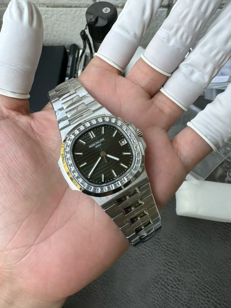 高仿百達翡麗5711鑽石款 (4)
