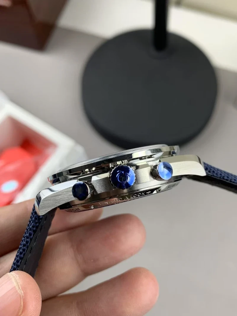 歐米茄高仿 史努比 (3)