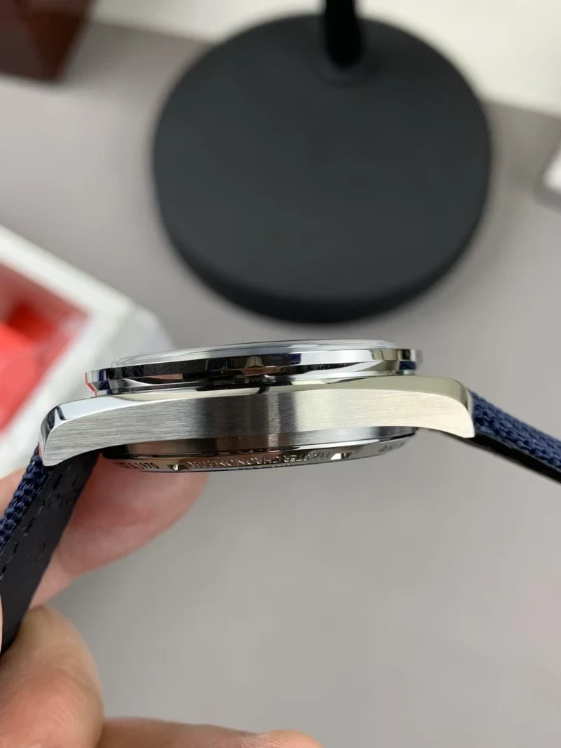 歐米茄高仿 史努比 (4)